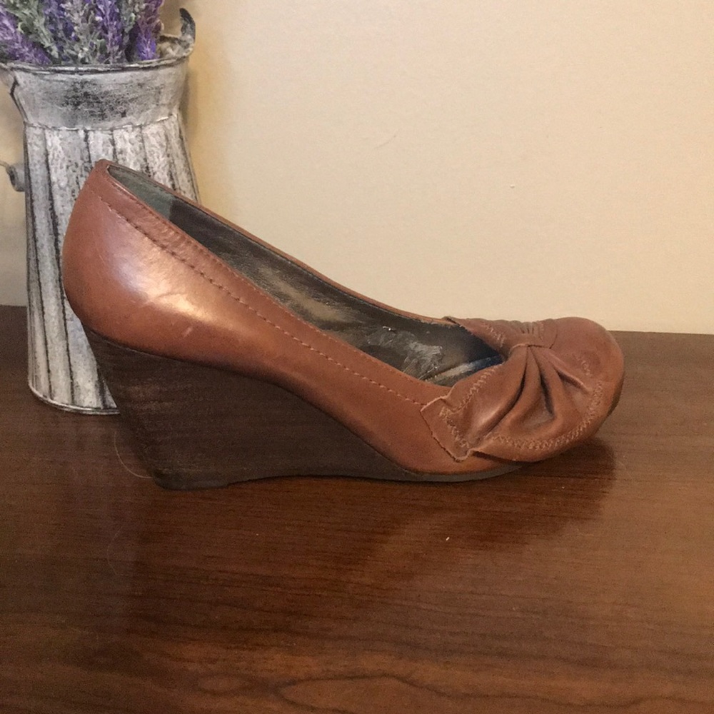 Brown wedges | Gianni Bini